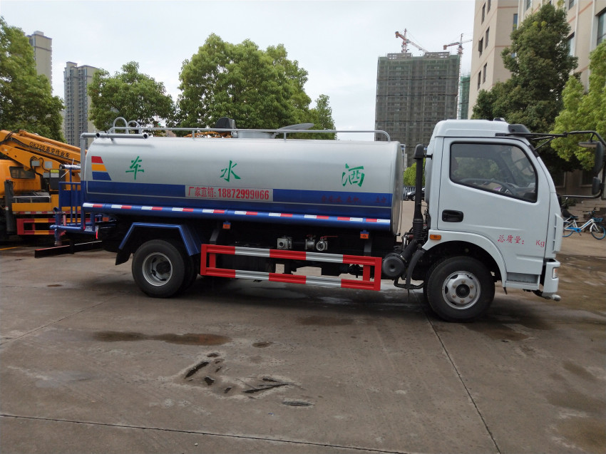 多利卡灑水車 多利卡灑水車