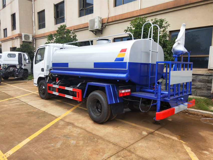 灑水車生產廠家 灑水車生產廠家