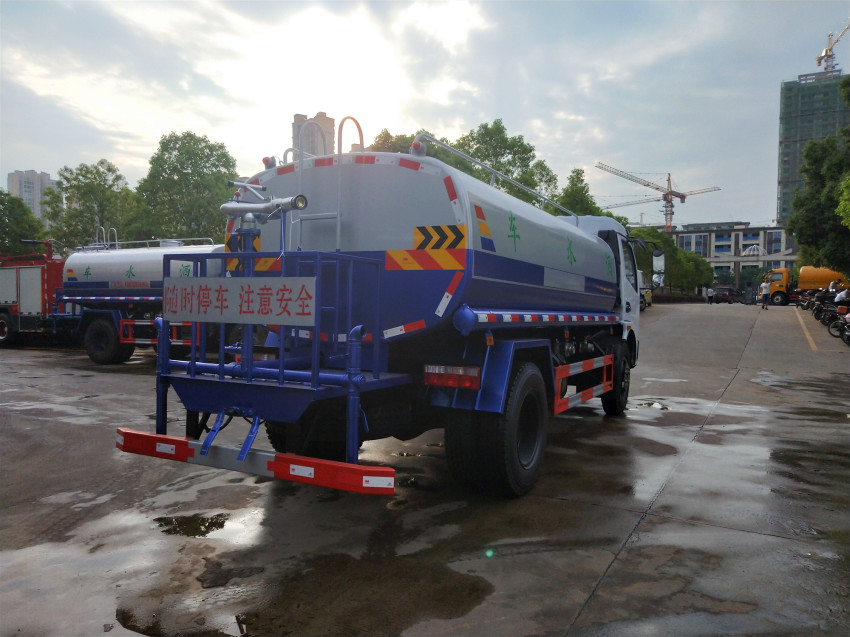 5方水罐車廠家-水罐灑水車價格報價-湖北程力水罐車生產(chǎn)廠家 5方水罐車廠家-水罐灑水車價格報價-湖北程力水罐車生產(chǎn)廠家