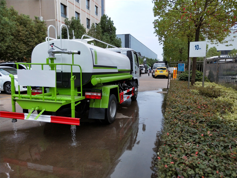 �|�L(f��ng)С������5����ˮ܇