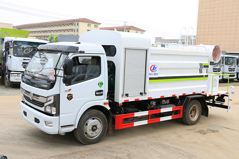 東風大多利卡8噸抑塵車 東風大多利卡8噸抑塵車