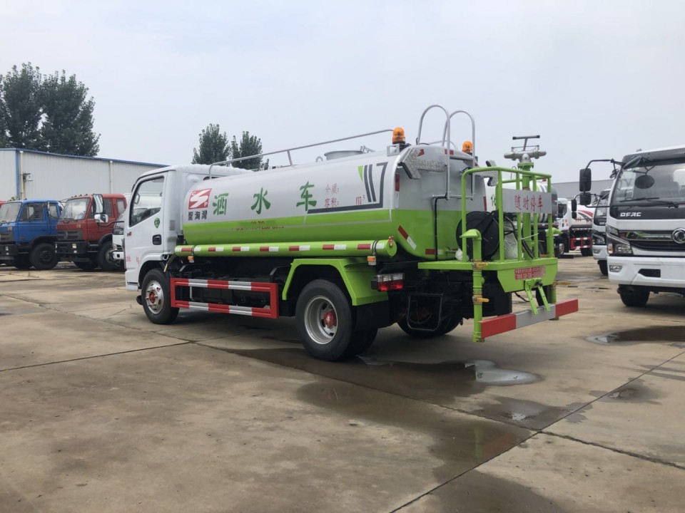 小多利卡5噸灑水車 小多利卡5噸灑水車