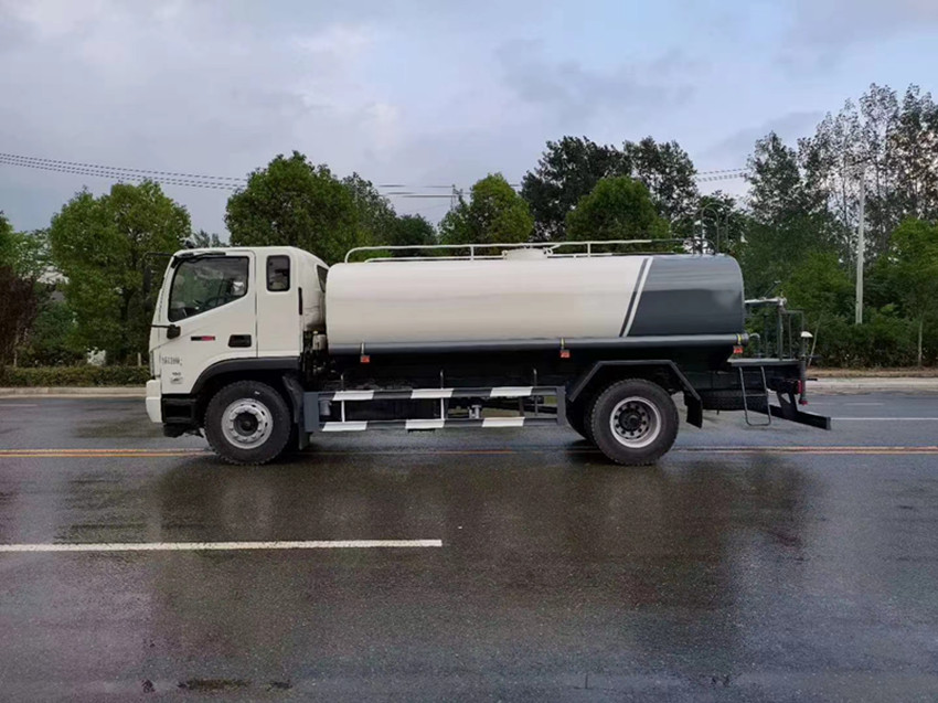 12噸福田霧炮車 12噸福田霧炮車