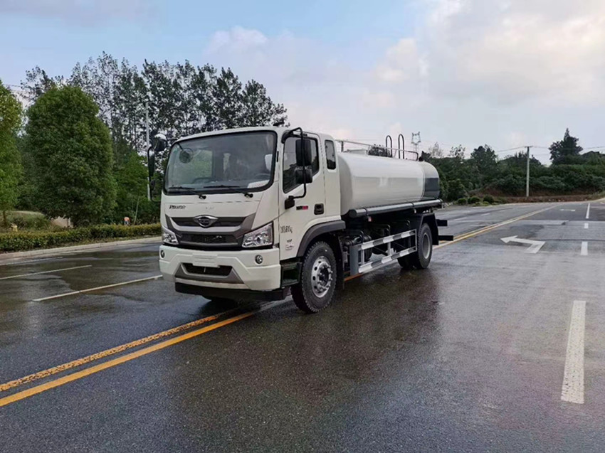 新灑水車 新灑水車